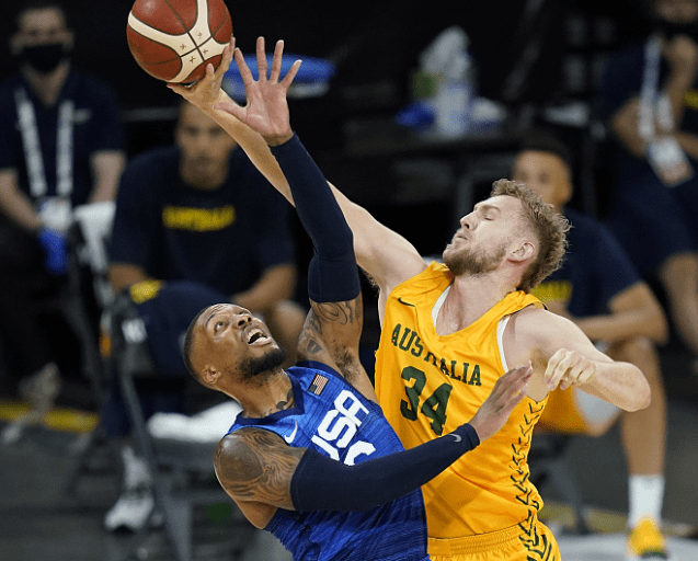 蒂姆在湖人比赛中回归赛场,连败引发热议的是谁 蒂姆在湖人比赛中回归赛场,连败引发热议的是谁